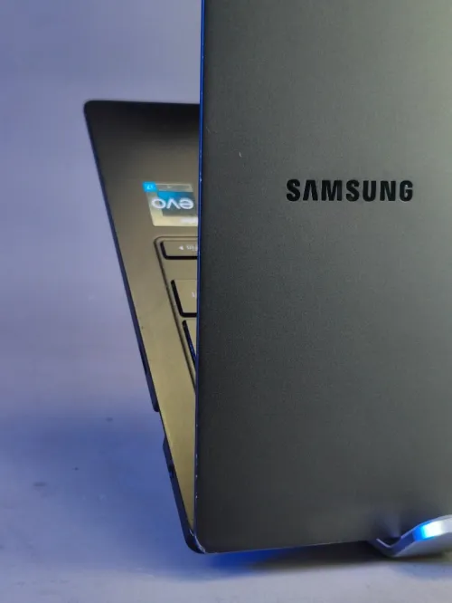 SAMSUNG GALAXY BOOK PRO 2 I7- 1260P 16GB RAM LPDDRX5 512GB RAM SSD ÉCRAN 13,3" AMOLED