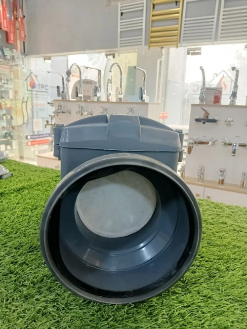 clapet anti-retour PVC d'eau usée