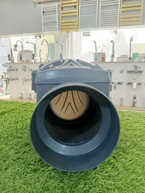 clapet anti-retour PVC d'eau usée