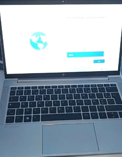 HP ELITEBOOK G8 AMD R5