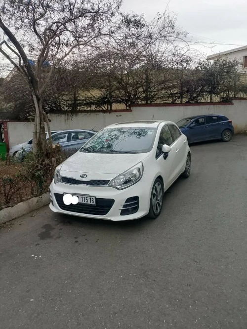 Kia Rio 5 portes 2015 Funny Facelift 