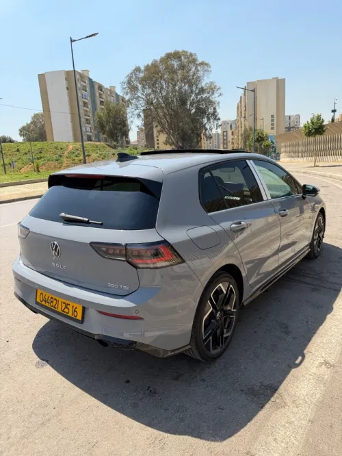 Volkswagen Golf 8 2025 R-Line
