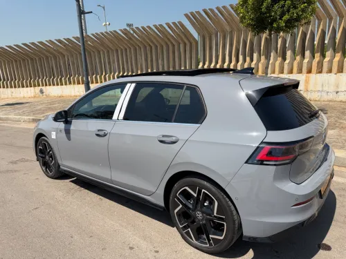 Volkswagen Golf 8 2025 R-Line