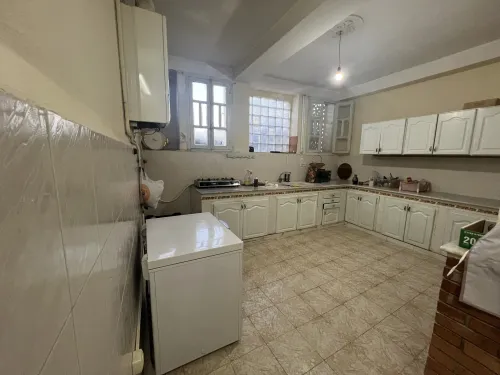 Location Appartement Niveau de villa F5 Alger Draria