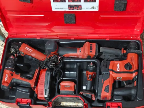 Kit hilti 5pieces 3 batterie
