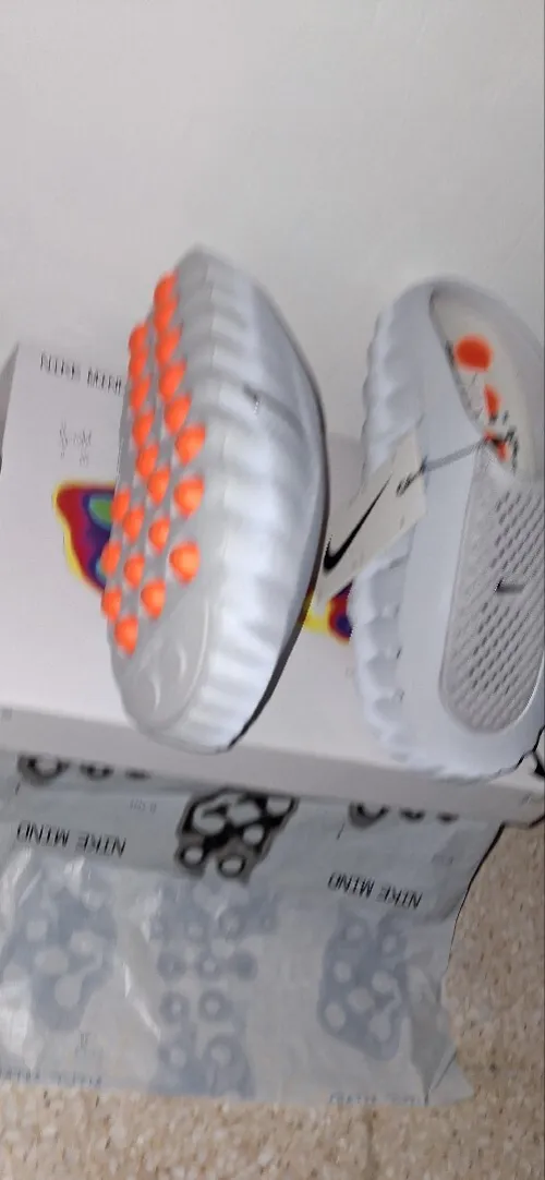 Nike mind 001