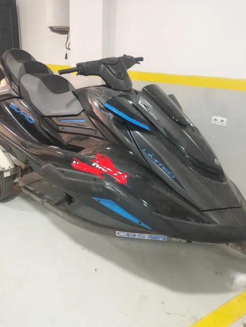 Jet ski