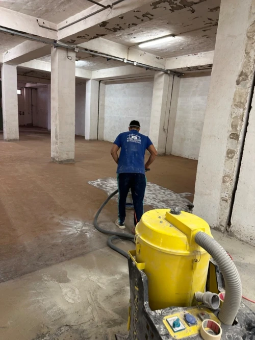 Poncage de beton 