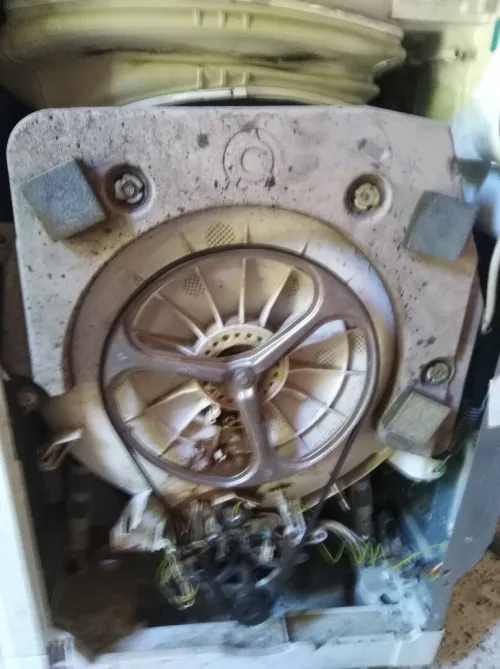 Machine à laver Electrolux AWT612 - problème de carte mère
