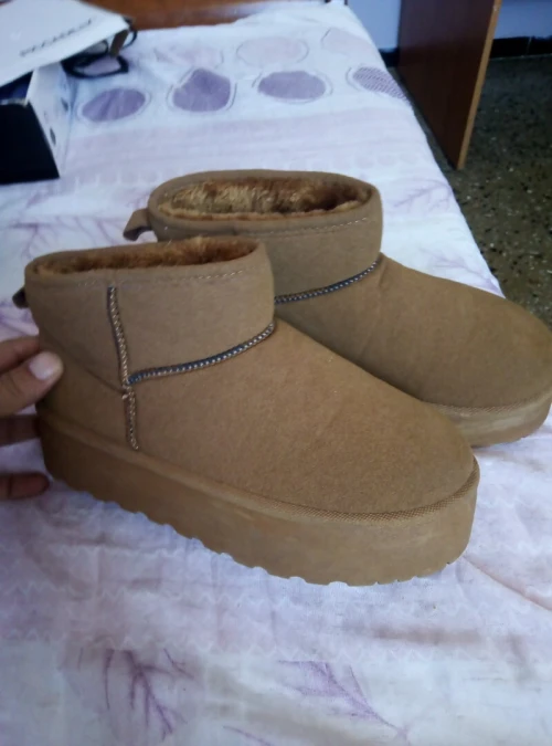un lot de chaussure