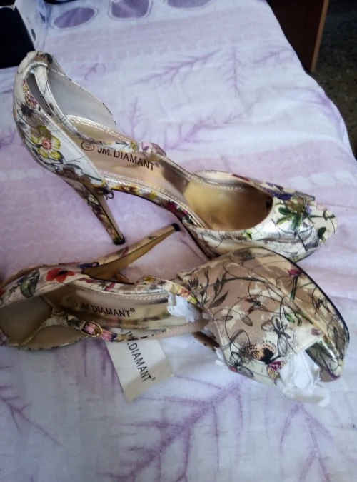 un lots de chaussure