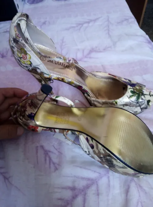 un lots de chaussure
