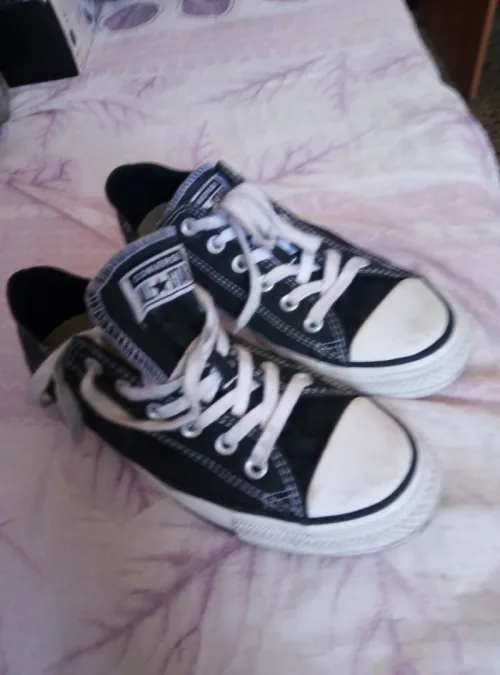 un lots de chaussure