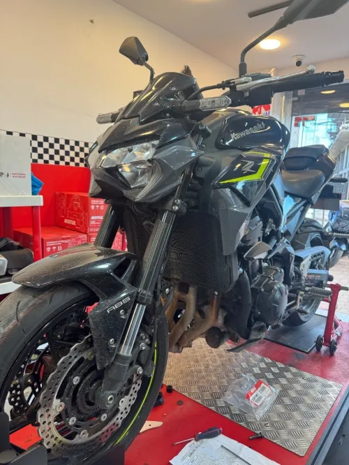 Kawasaki Z900 2025
