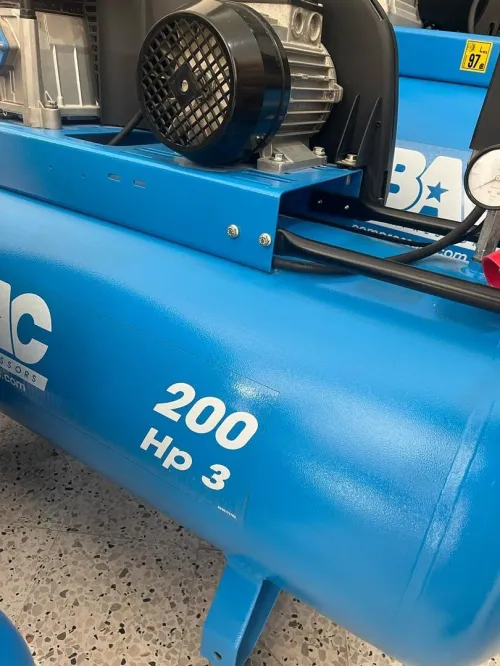 trois Compresseur   ABAC   90L / 200L / 500L