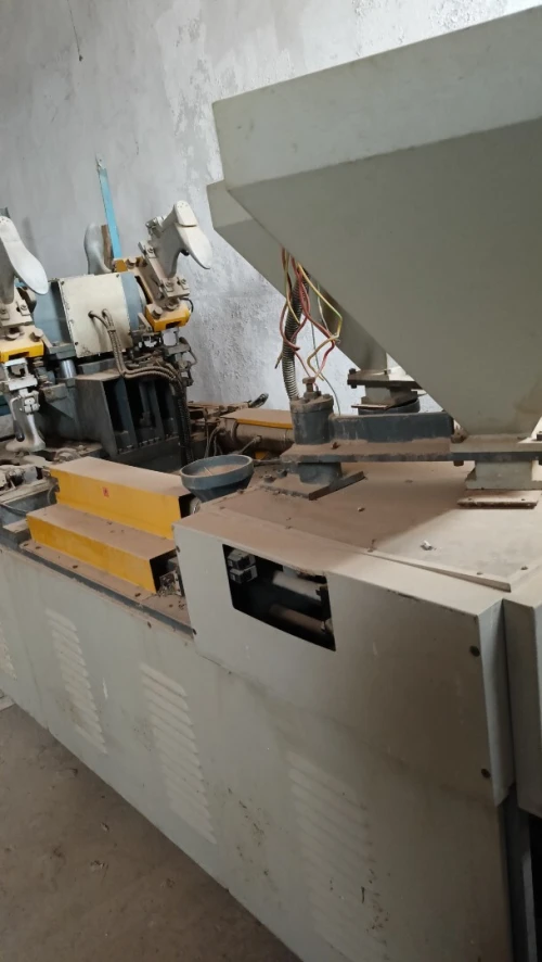 Machin Gesta injecté sur tije neuf 