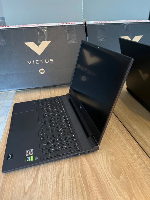 Hp victus reyzen 5 5600h 16G de ram 512 ssd rtx 3050