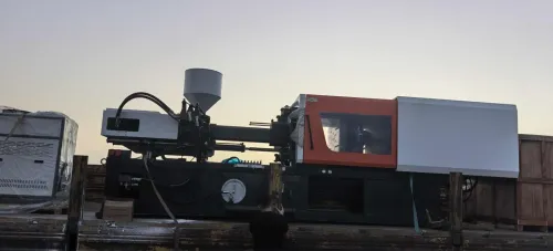 Machine d'injection plastique
