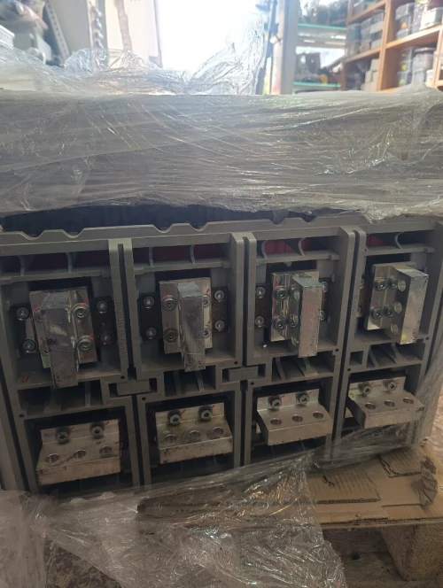 Disjoncter 2500A Schneider 4 pole neuf