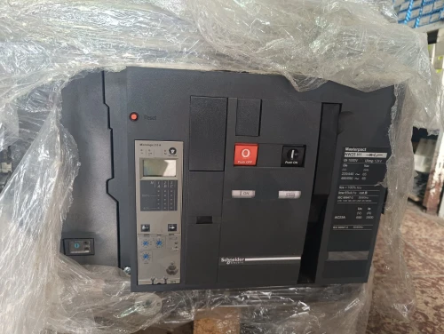 Disjoncter debrochable 2500A schneider