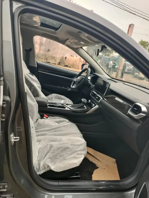 Geely Coolray 2025 