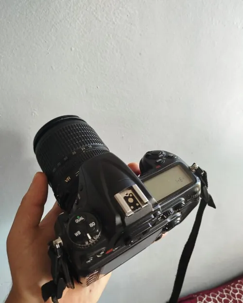  Nikon D300 2 Batteries  et Sac bon état