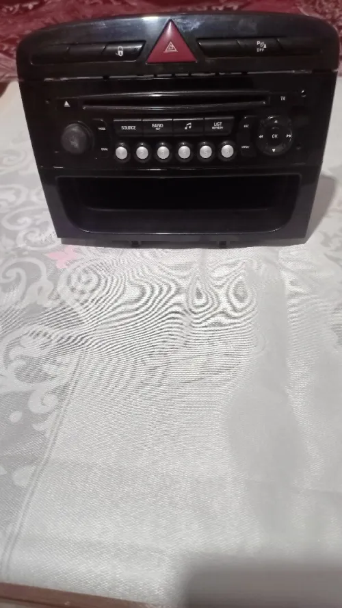 Autoradio + commande centrale)