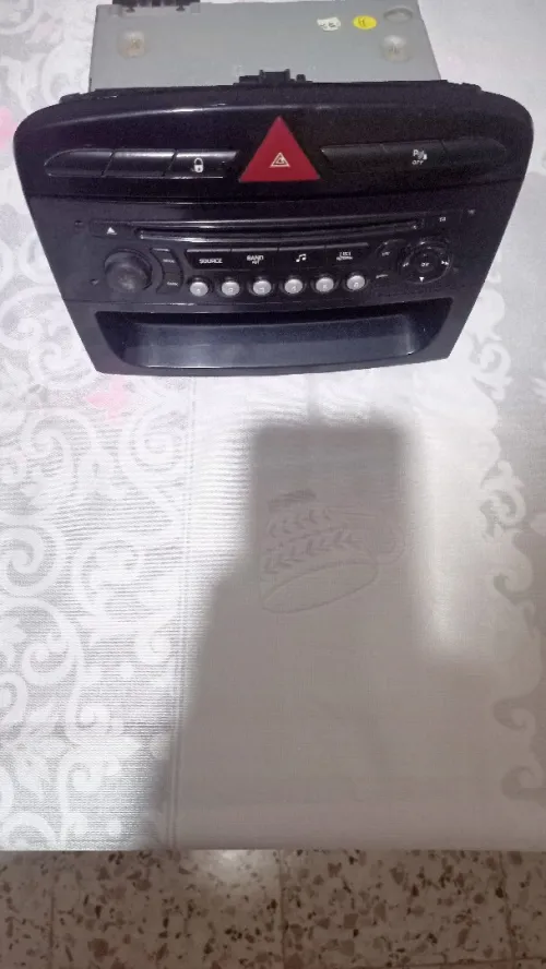Autoradio + commande centrale)