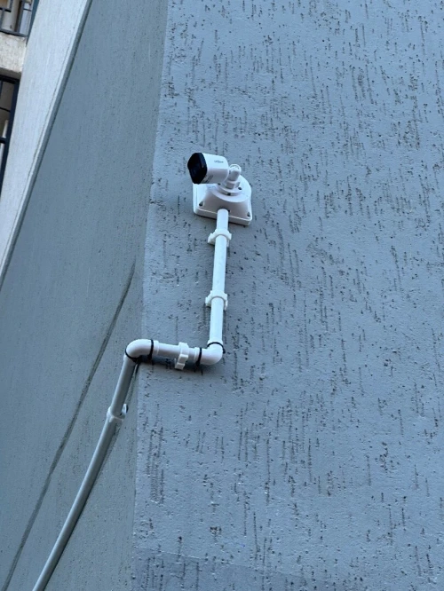 Installateur des caméras, surveillance تركيب كاميرات المراقبة