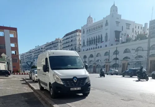 نقل البضائع والترحيل الكامل باحترافية وأمان Transport de marchandises et déménagement complet avec professionnalisme et sécurité