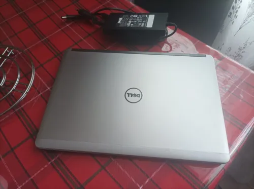 Dell Latitude E7440 ULTRABOOK Core i5 (4e gén)
