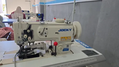 Machine raseuse