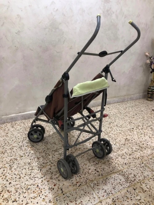 Poucette Trotine 55 . Importer de France . État neuf 10/10