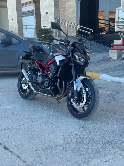 Kawazaki Z900 2025