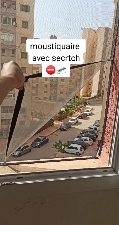 Moustiquaire avec scratch