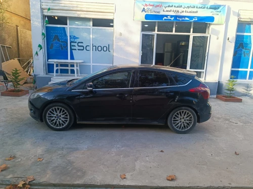 Ford Focus 5 portes 2013 Trend Sport