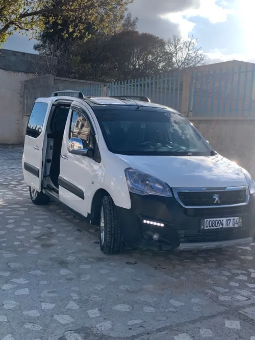 Peugeot Partner 2017 Tepee Allure 