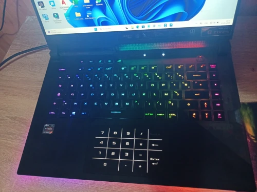 Asus strix scar 15 ryzen7 5800H 16gb rtx 3060 SSD 1tb
