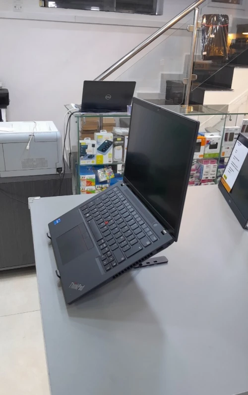LAPTOP LENOVO THINKPAD T14 GEN4 I5-1334U 16 G 256G SSD 14" TACTILE.