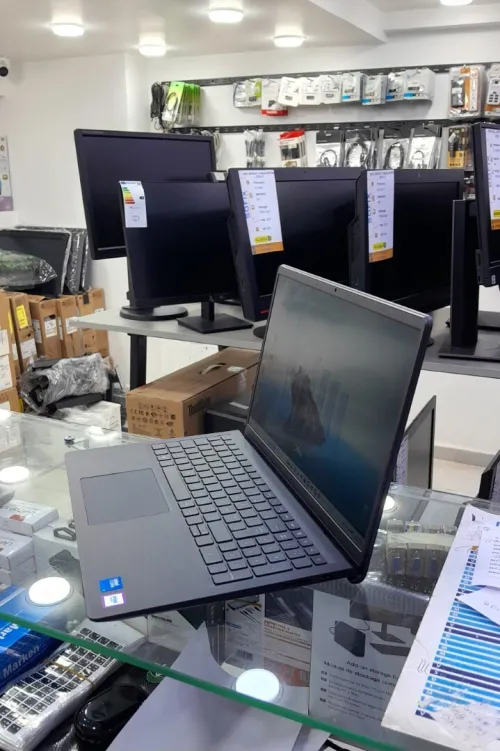 LAPTOP DELL 15 DC15250 i3-100U 8G 512G SSD 15,6" FHD