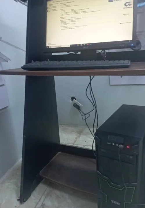 PC Bureau i3 3e génération /6gb ram+table