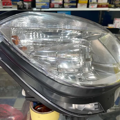 Nouveau phare Mercedes banz 