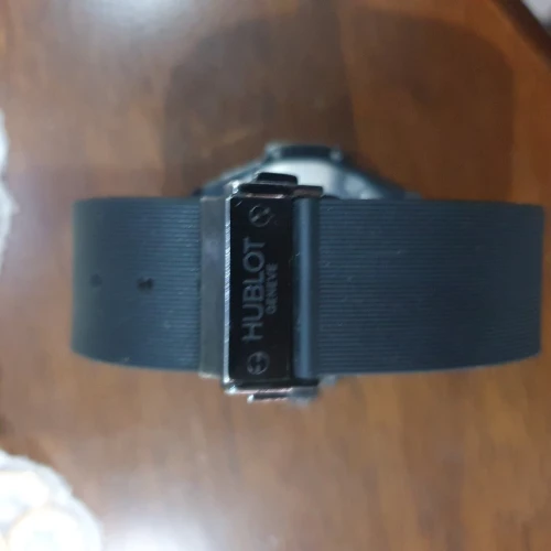 Montre hublot big bang  