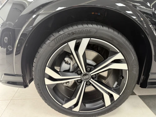 Audi Q3 2026 S line full black