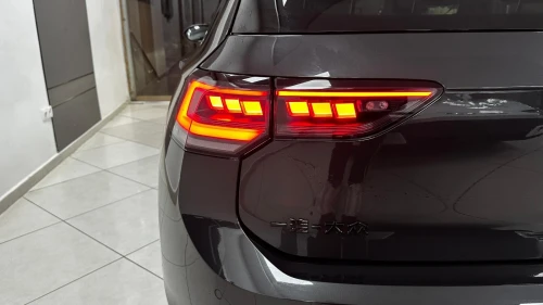 Volkswagen Golf 2026 R line full black