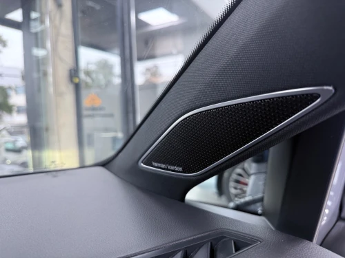 Volkswagen Golf 8.5 2026 R line black edition