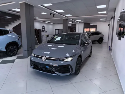 Volkswagen GOLF 8.5 2025 Edition black