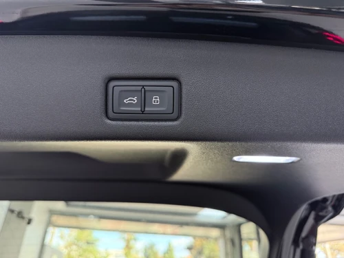 Audi Q5 2026 S line full black