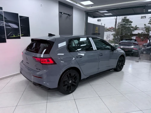 Volkswagen Golf 8.5 2026 R line black edition