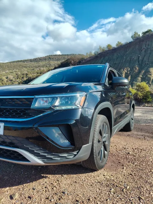Volkswagen Taos 2022 SE Black 